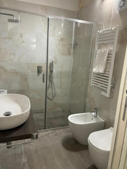 Apartment Intero - Chiaia Naples